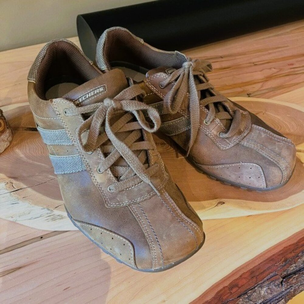 Skechers Men's Tan leather suede easy comfort walking shoe Sz 9.5
